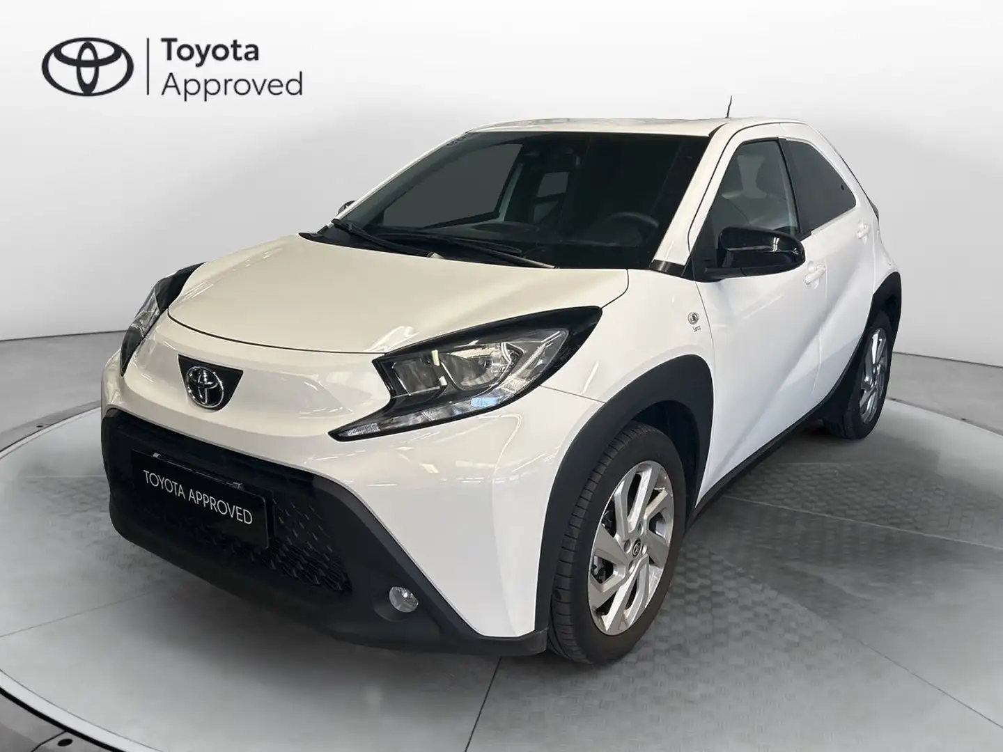 Toyota Aygo X Aygo X 1.0 VVT-i 72 CV 5 porte Active Blanc - 1