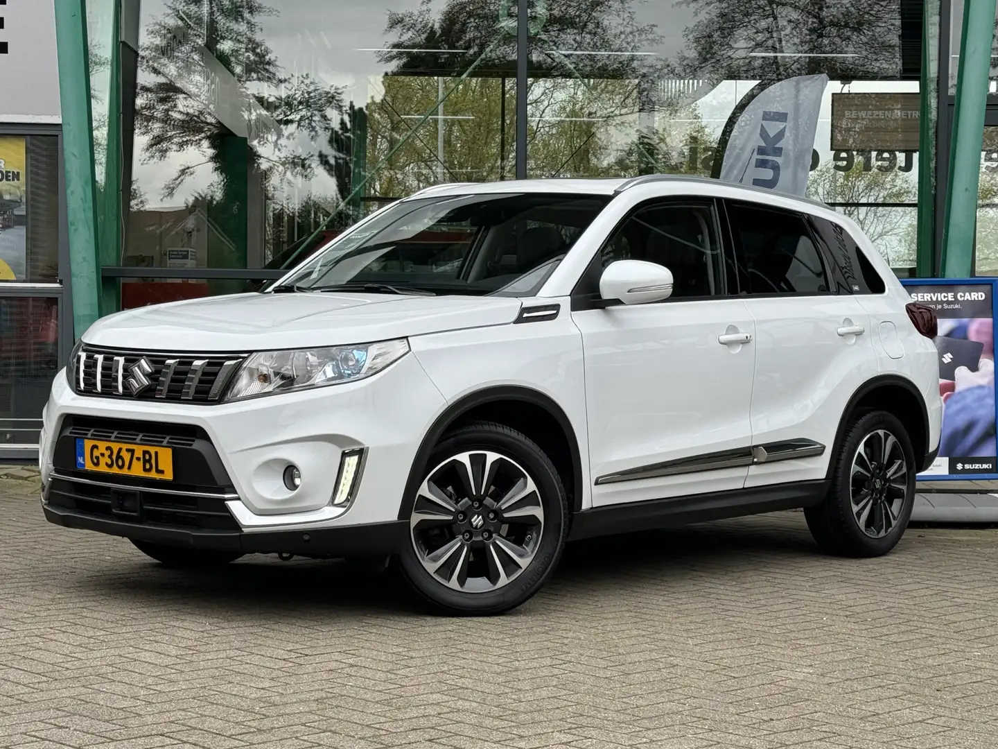 Suzuki Vitara 1.0 Boosterjet Stijl Automaat | Panorama dak | Cru Wit - 1