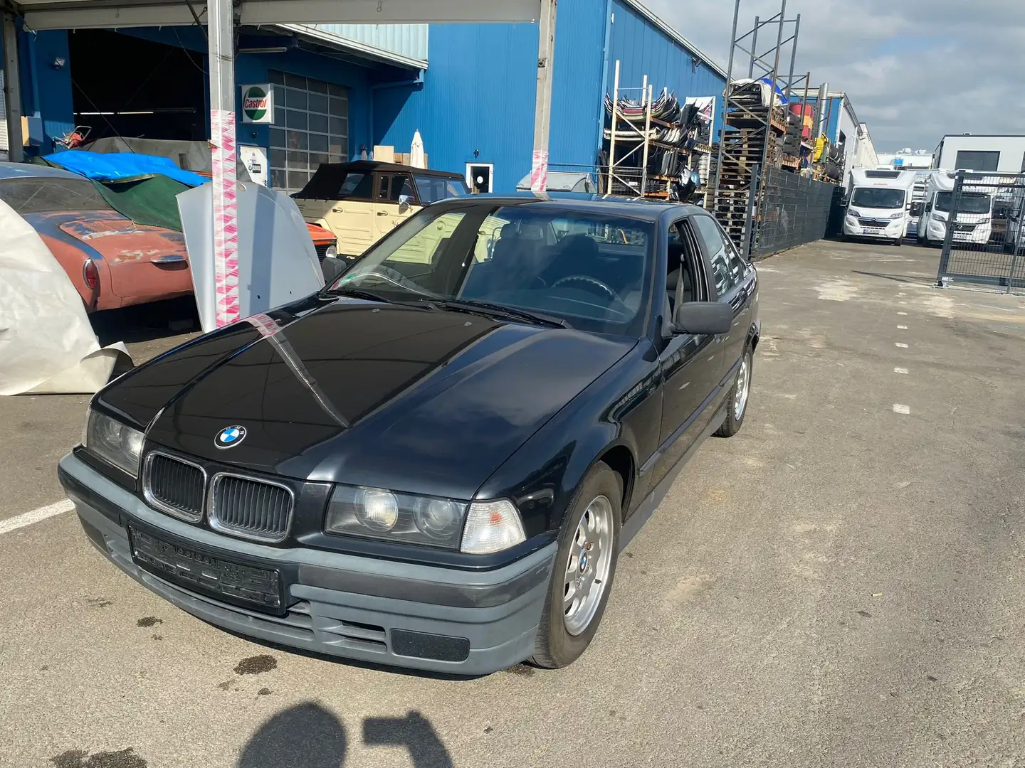 BMW 318 318i Limosine , Leder ,Klima , 4x E-Fenster Noir - 1