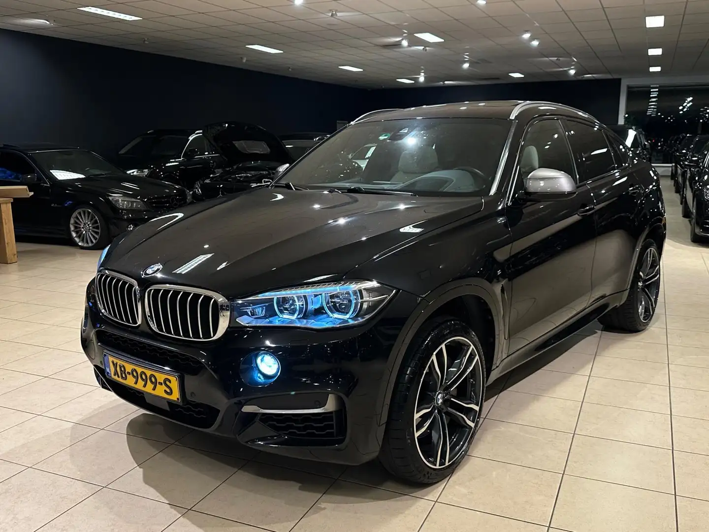 BMW X6 M50d Individual|Two Tone|Dealer-ond|Vol opties! Zwart - 2