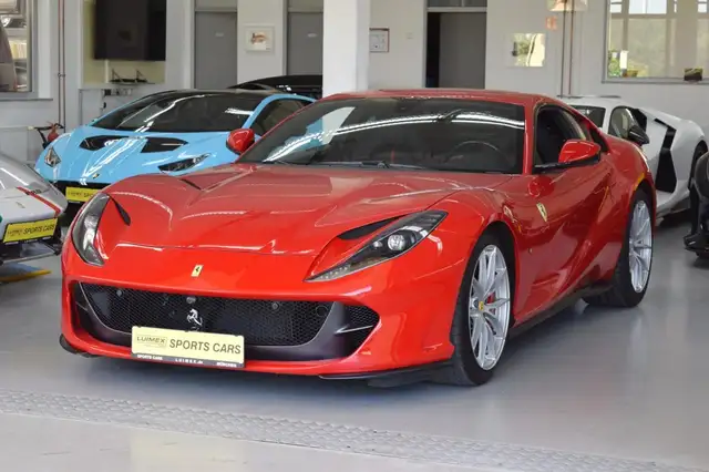Ferrari 812
