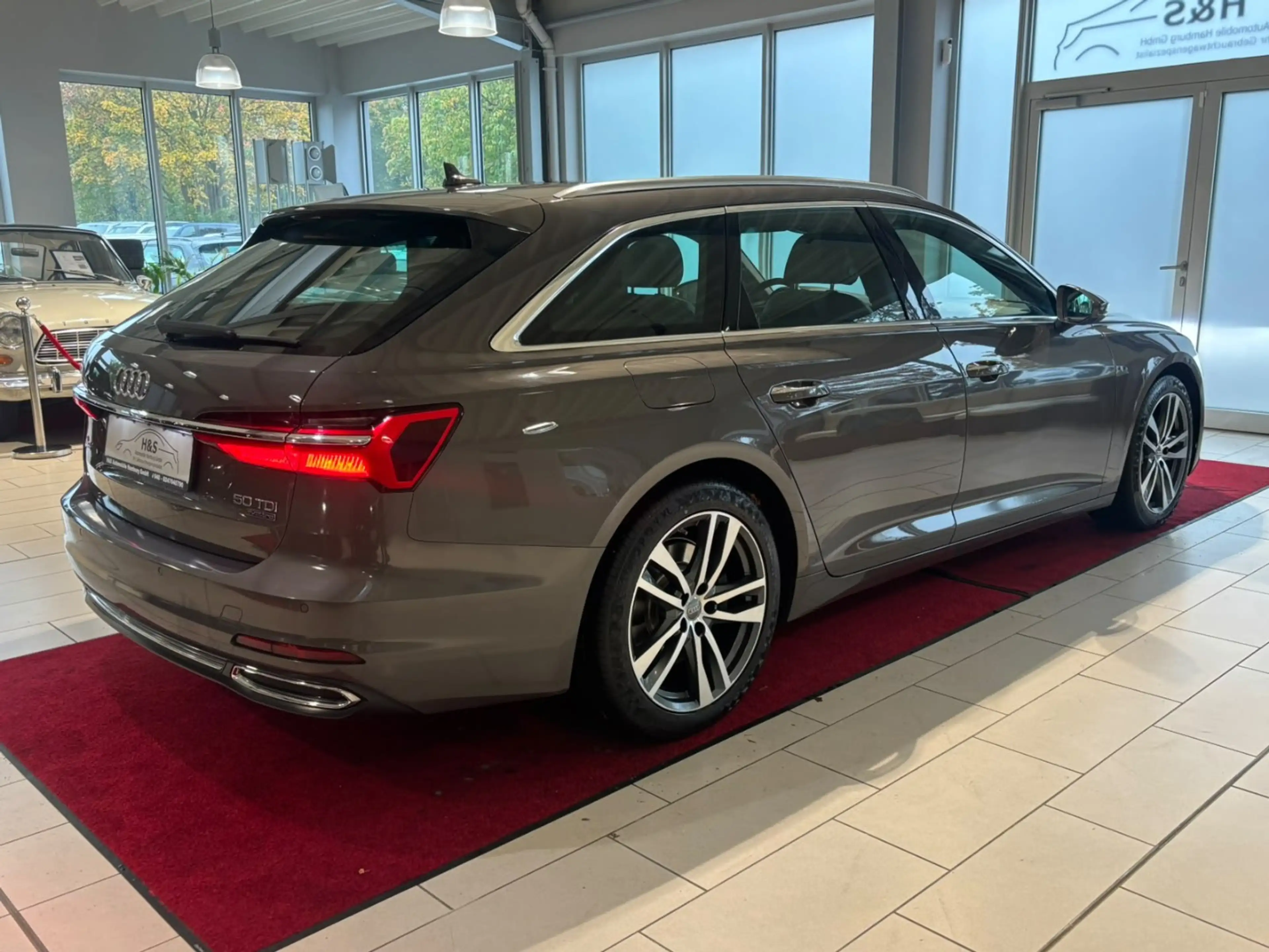 Audi A6 Avant 50 TDI quattro design *B&O/PANO/AHK* — photo 8