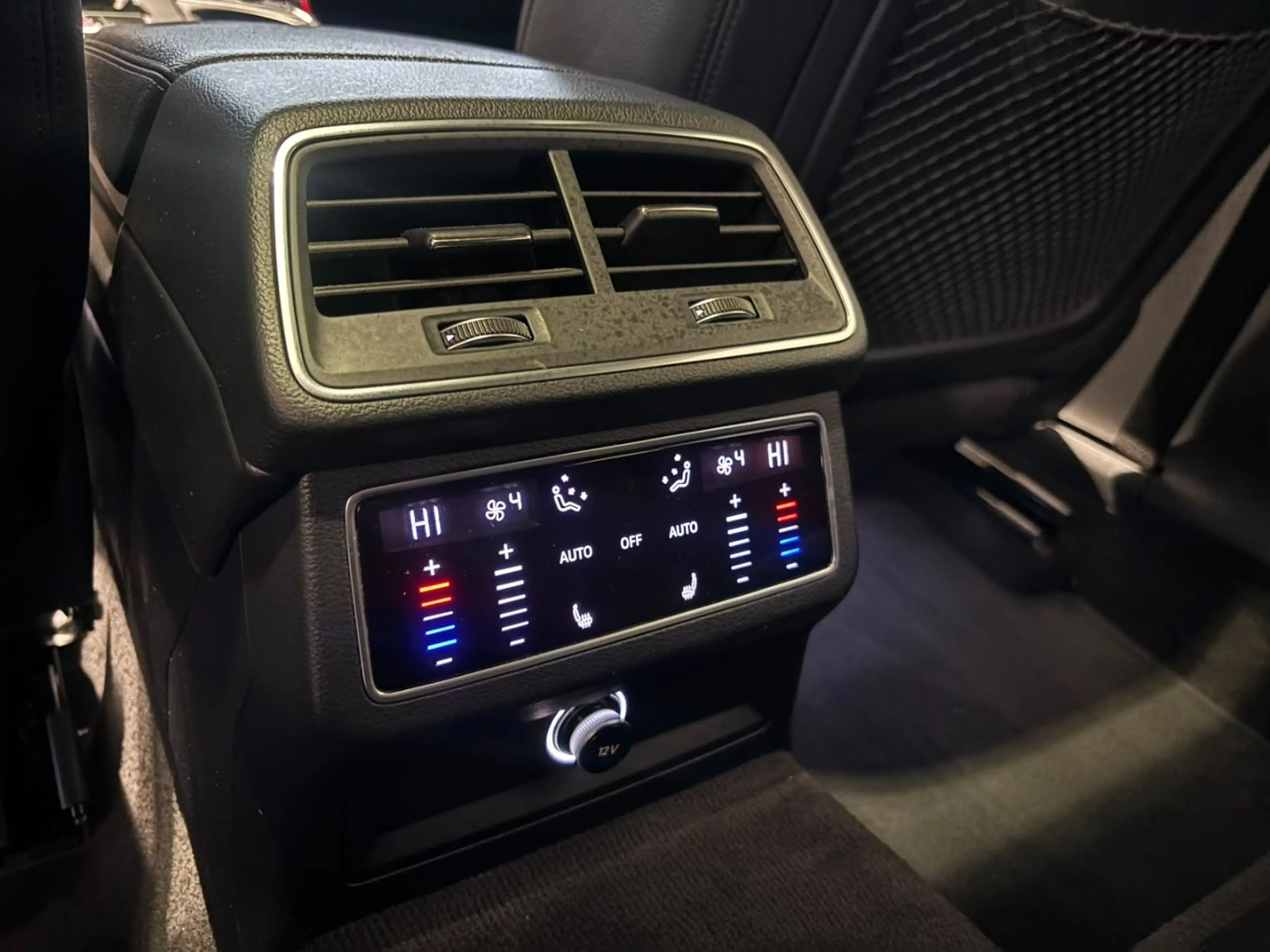 Audi A6 Avant 50 TDI quattro design *B&O/PANO/AHK* — photo 15
