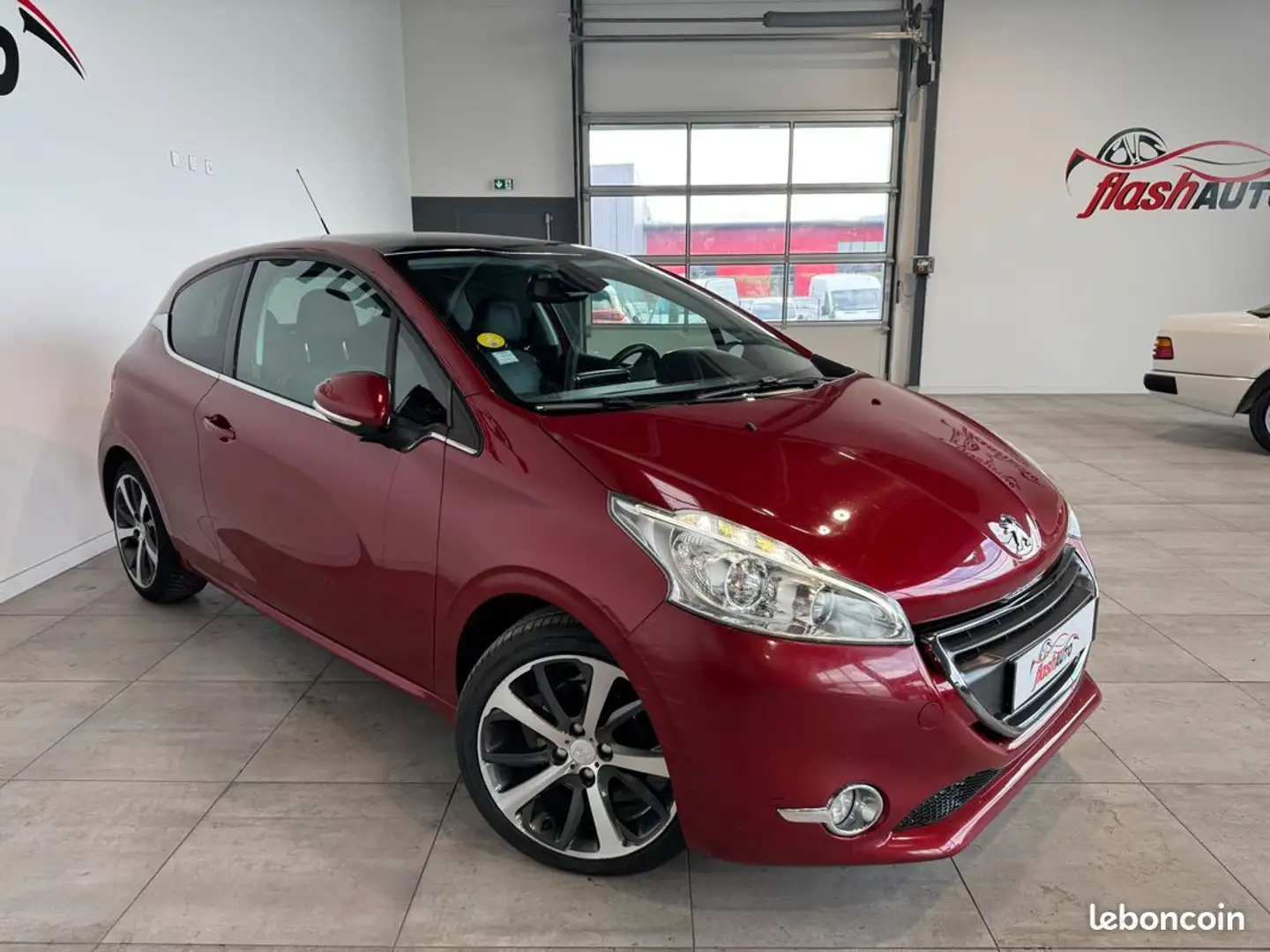 Peugeot 208 1.6 e-HDi S&S 115cv FELINE-2013 Rouge - 2