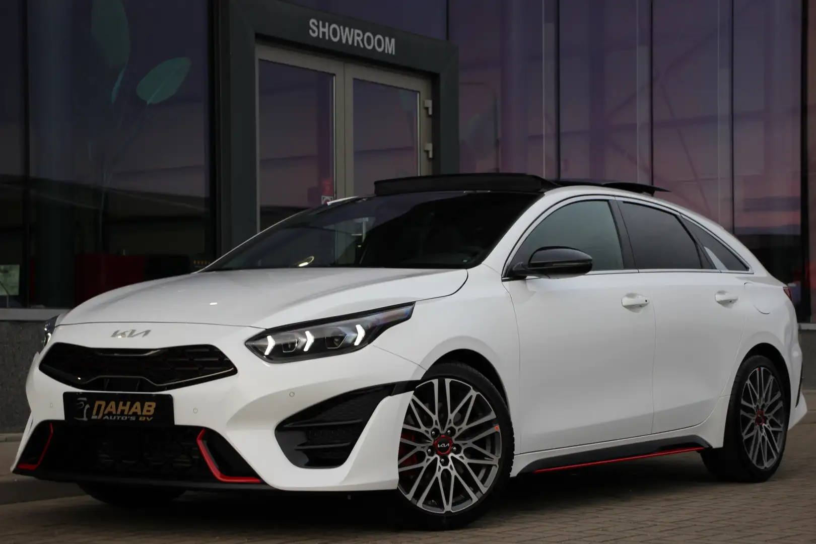 Kia ProCeed / pro_cee'd 1.6 T-GDi GT | DIRECT LEVERBAAR | 204PK | Panorama Zwart - 1