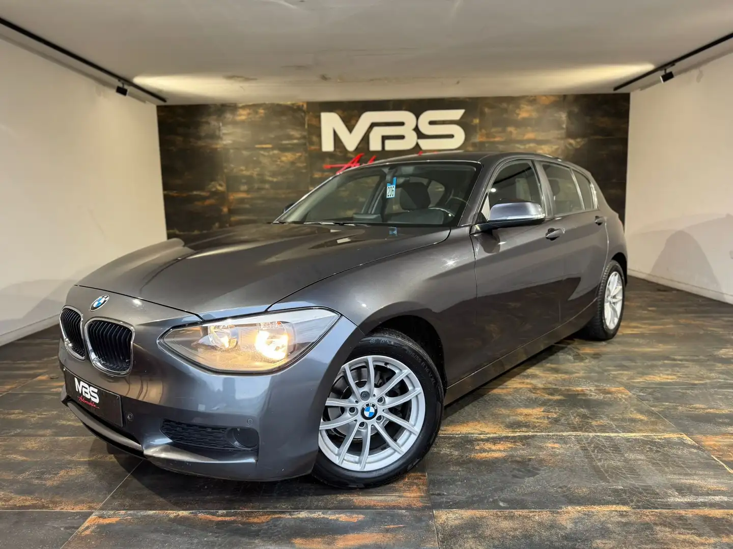 BMW 116 iA * AUTO * RADARS * GPS * CLIM * CRUISE *5 PORTES Grey - 1