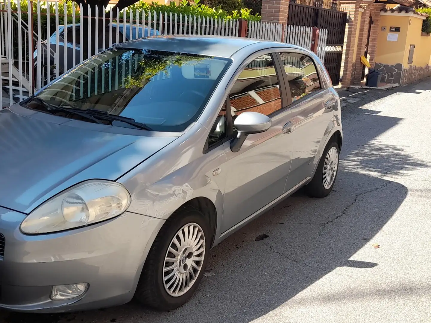 Fiat Grande Punto 3p 1.4 Dynamic 77cv Grigio - 2