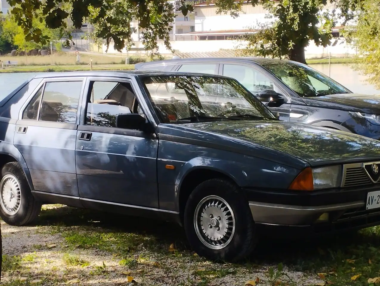 Alfa Romeo 75 2.0 td, foto 2