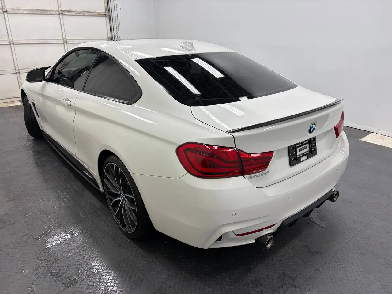 BMW 4 Series снимка BMW 4 Series