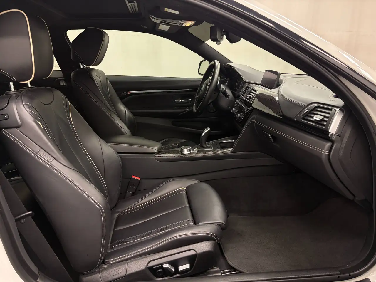 BMW 4 Series снимка BMW 4 Series