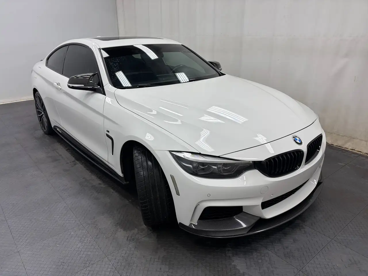 BMW 4 Series снимка BMW 4 Series
