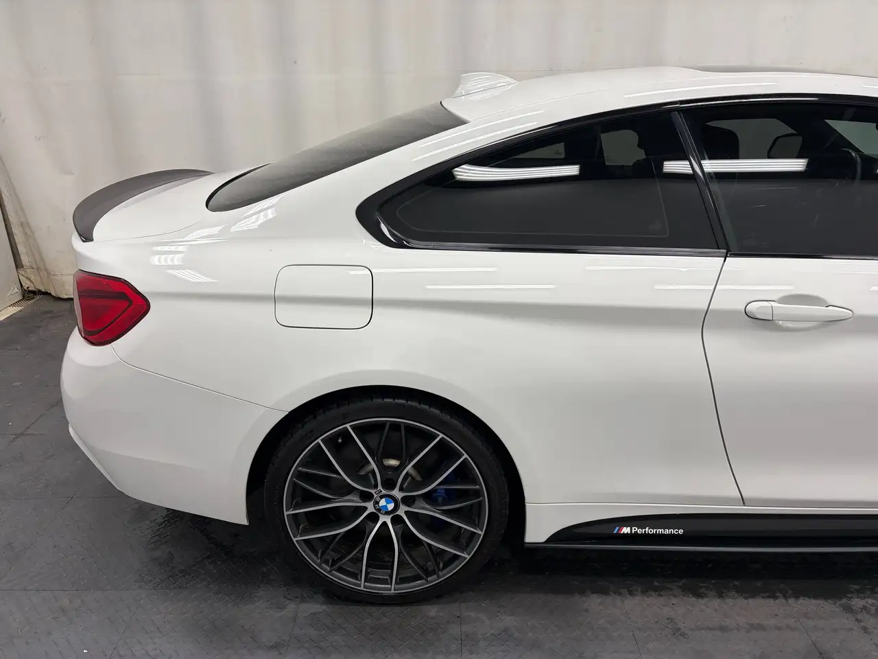 BMW 4 Series снимка BMW 4 Series