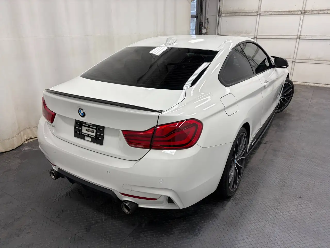 BMW 4 Series снимка BMW 4 Series