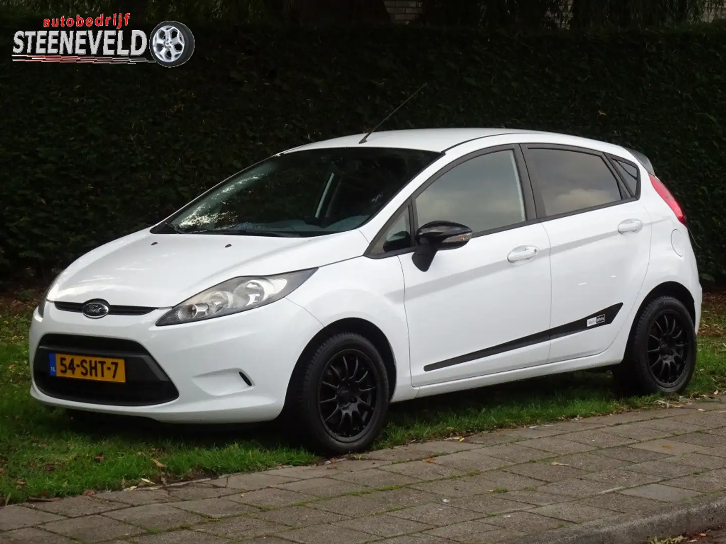 Ford Fiesta 1.25 Limited Black & White met Airco Wit - 1