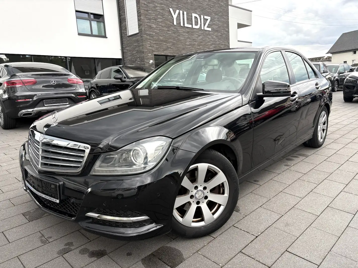 Mercedes-Benz C 220 CDI Automatik Avantgarde *XENON *NAVI Schwarz - 1