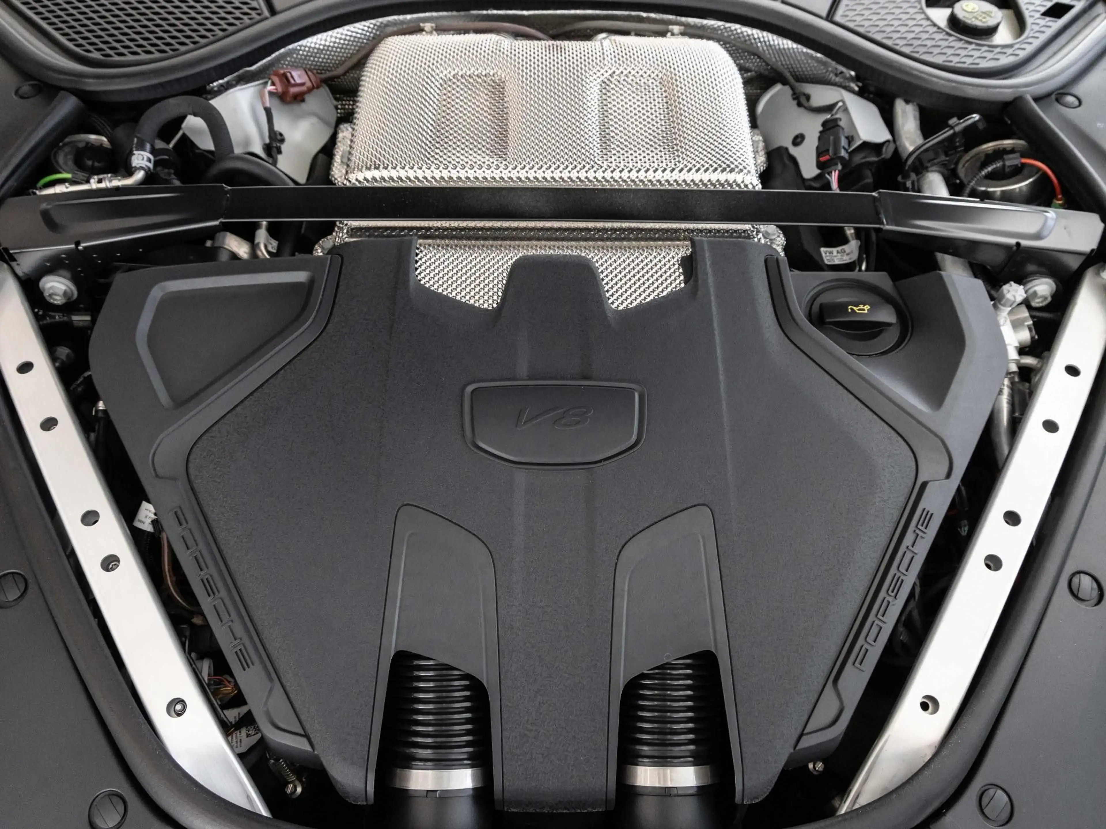 Porsche Panamera Turbo S E-Hybrid von BENTLEY FRANKFURT — photo 26