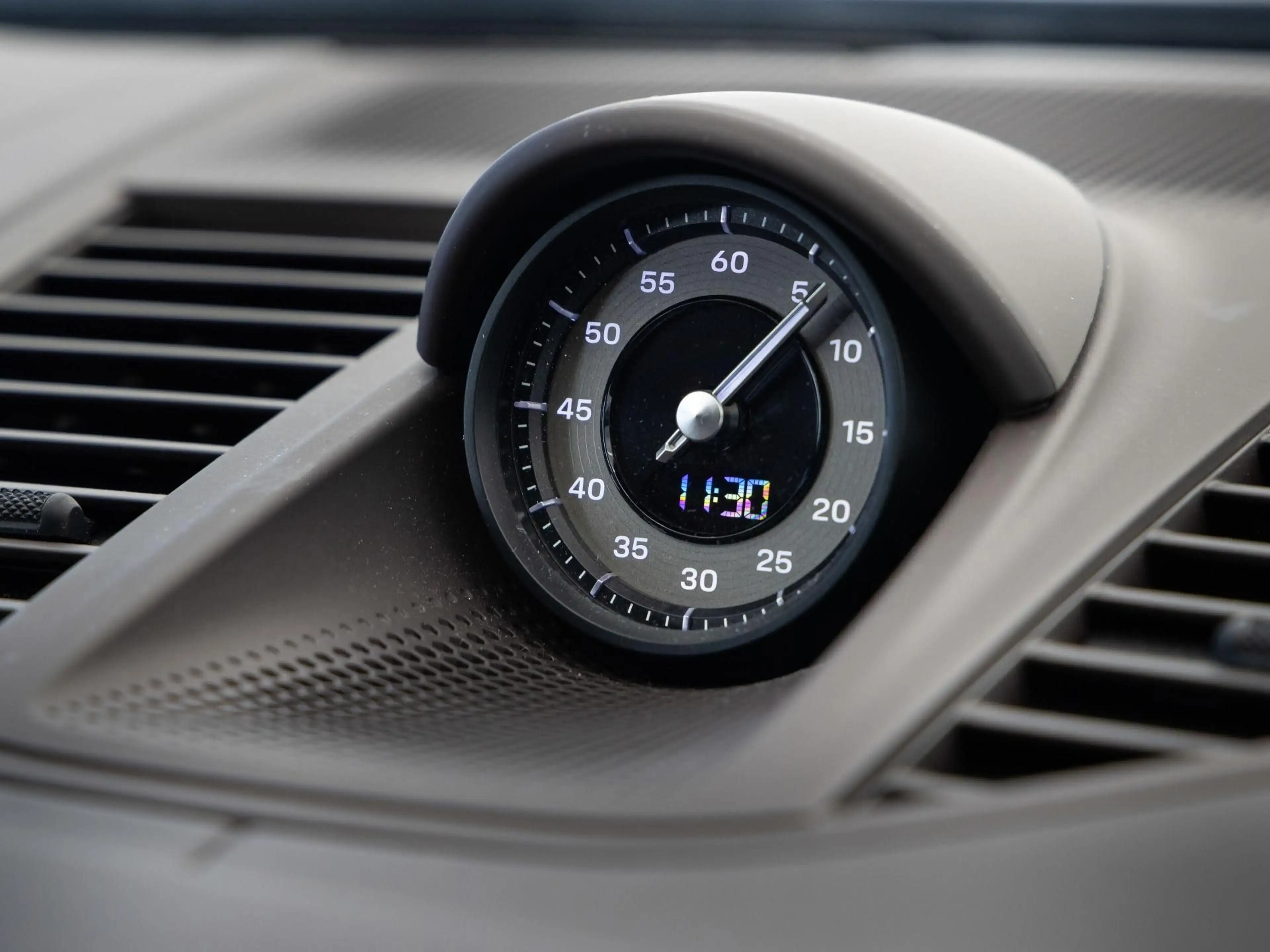 Porsche Panamera Turbo S E-Hybrid von BENTLEY FRANKFURT — photo 15