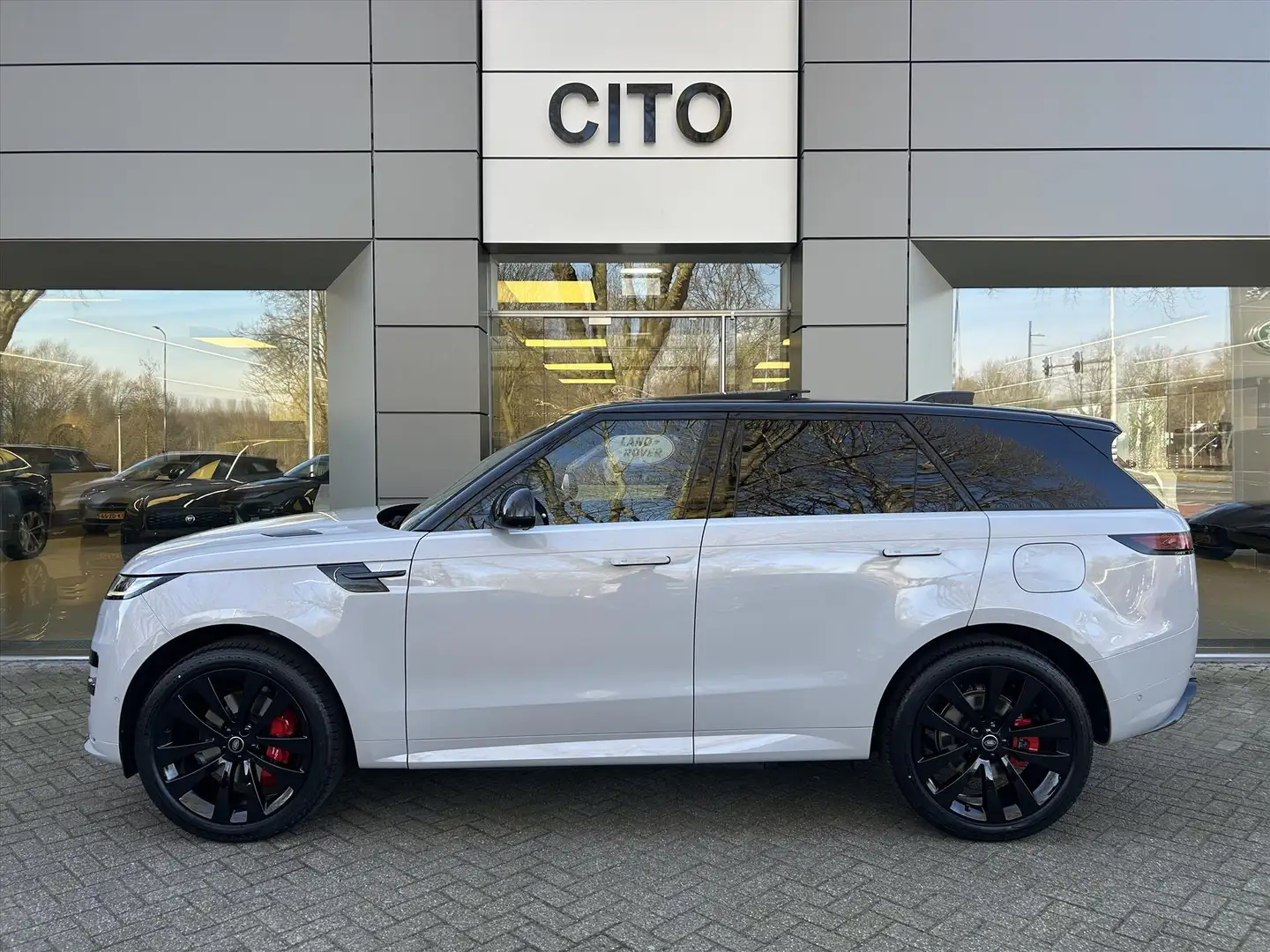 Land Rover Range Rover Sport P460e PHEV AWD Dynamic Edition Grijs - 2