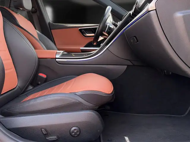 Mercedes-Benz C-Class view 15