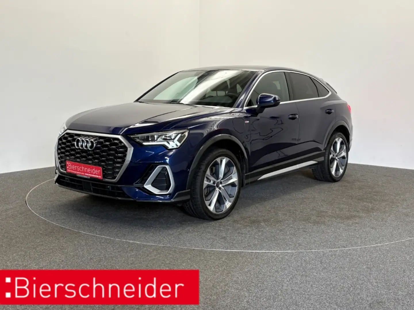 Audi Q3 Sportback 45 TFSI e S tronic 2xS line MATRIX VIRTU Blau - 1