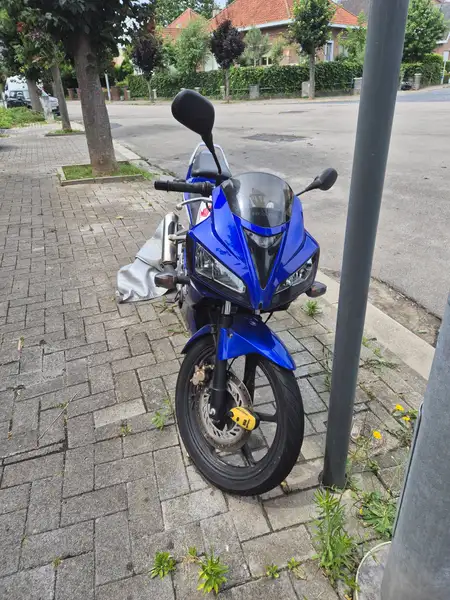 Honda CBR 125 R - foto 2
