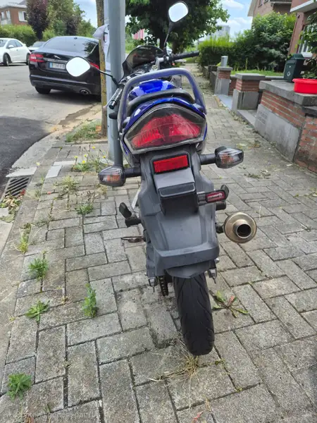 Honda CBR 125 R - foto 7