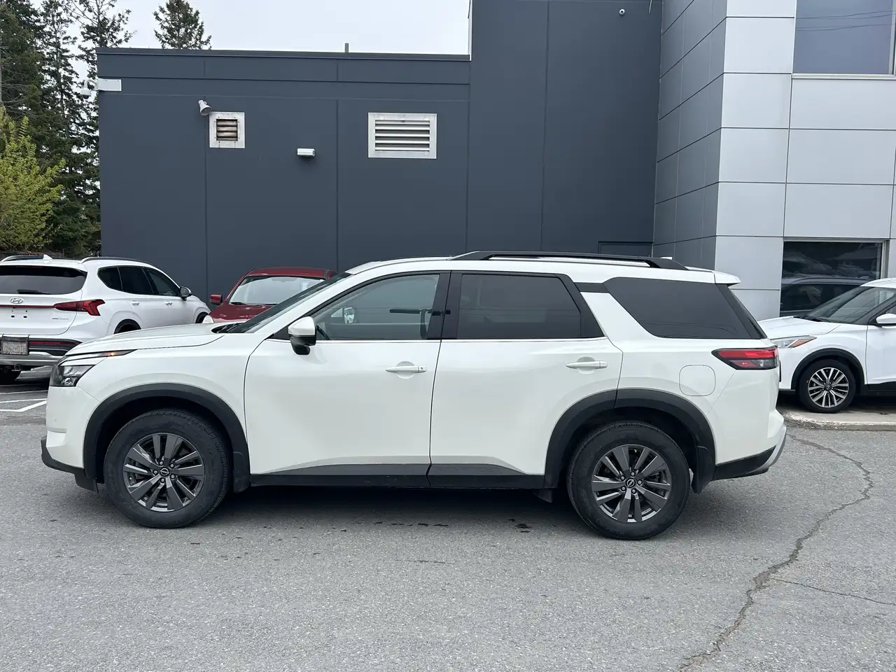 Nissan Pathfinder снимка Nissan Pathfinder
