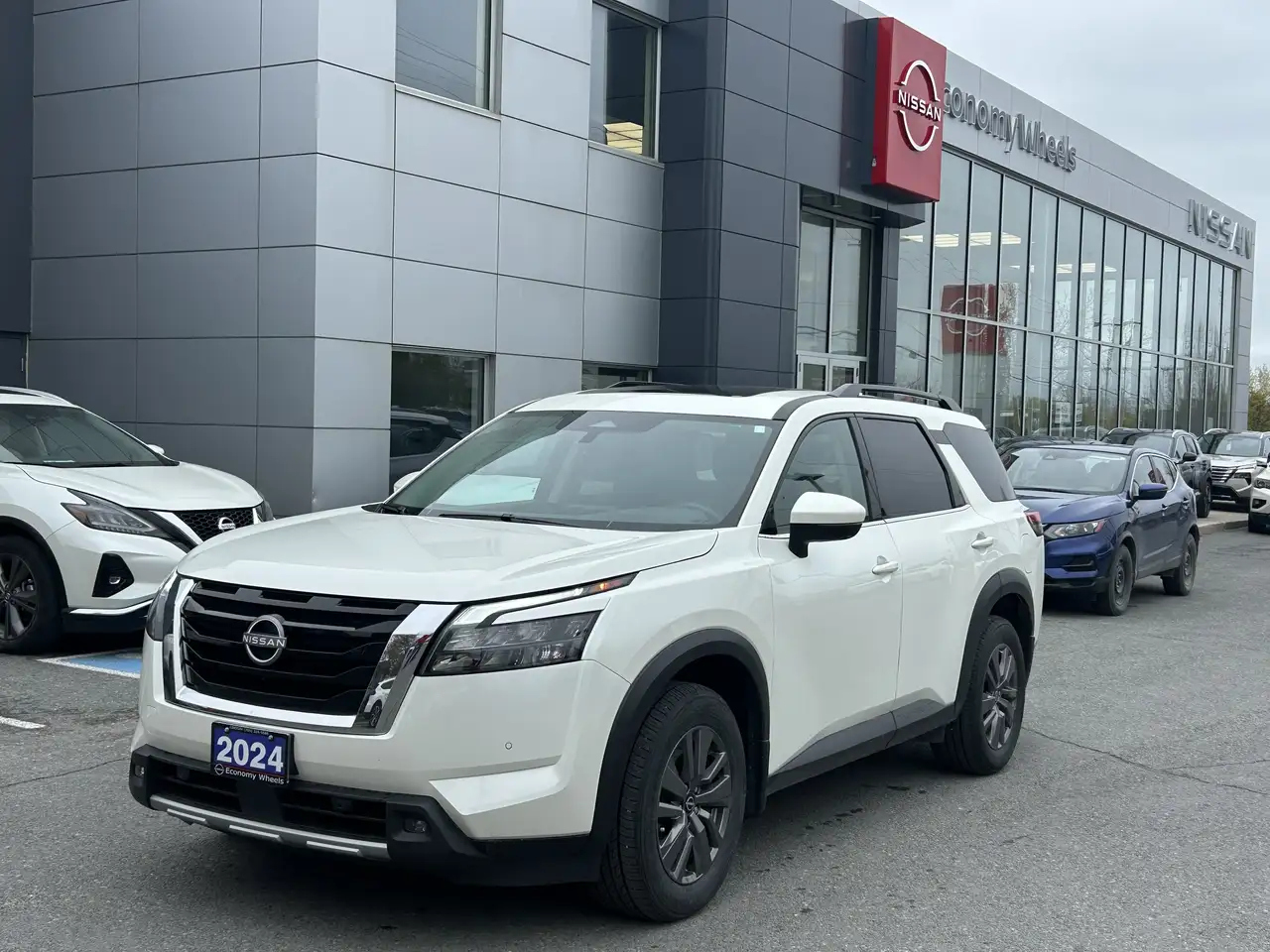 Nissan Pathfinder снимка Nissan Pathfinder