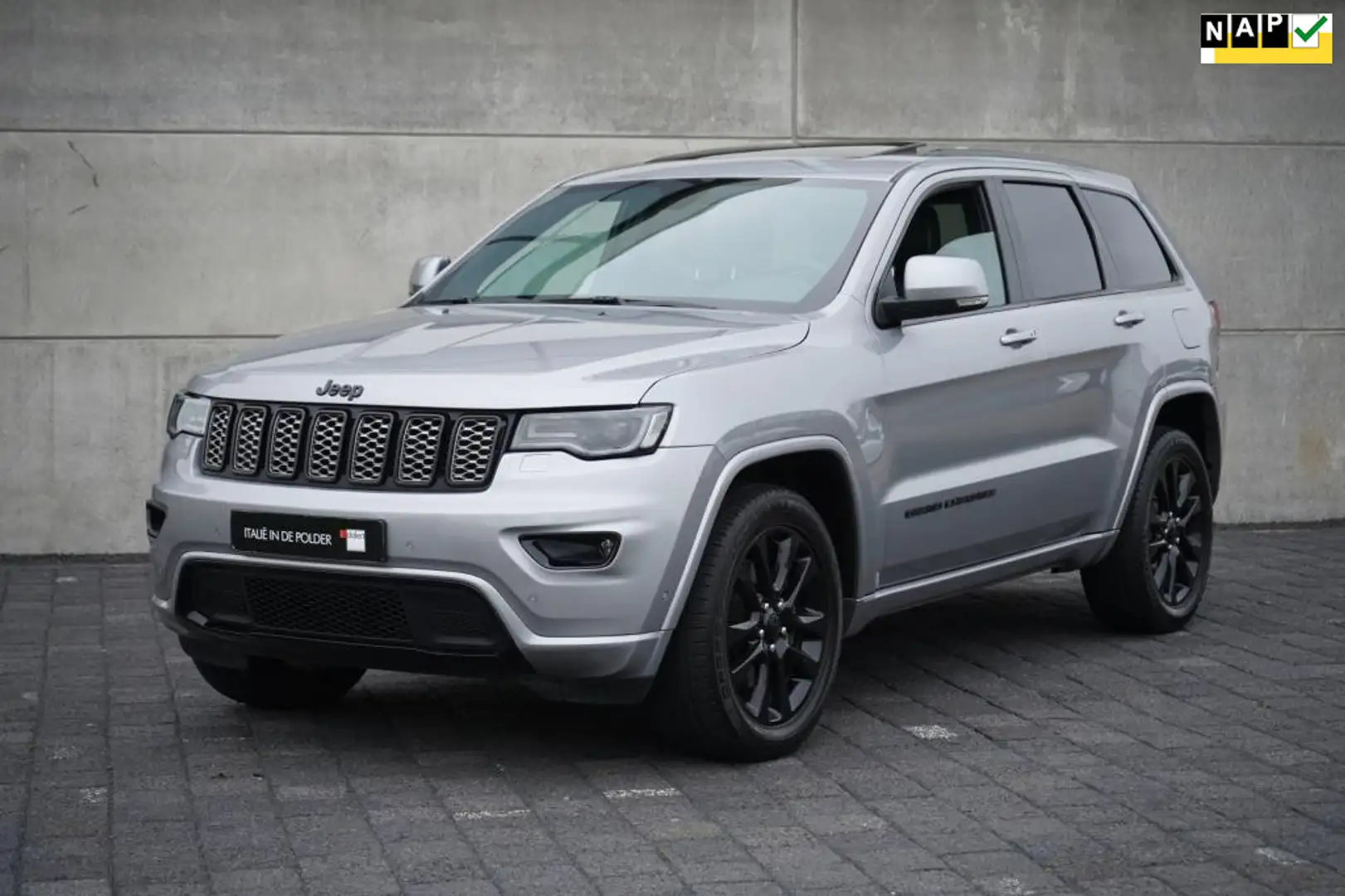 Jeep Grand Cherokee 3.0 CRD Night Eagle VAN Grijs - 1