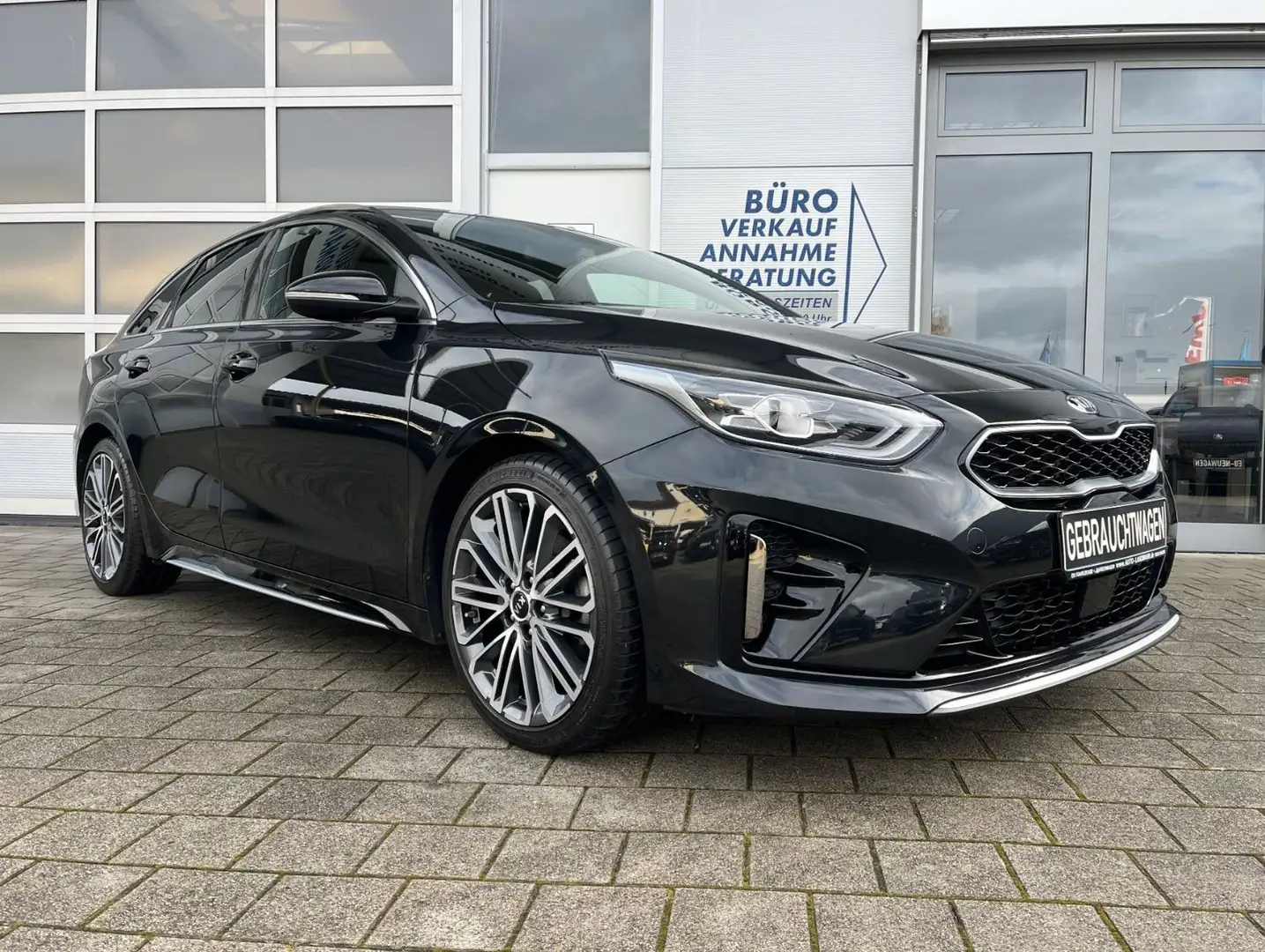 Kia ProCeed / pro_cee'd ProCeed 1.4 T-GDI DCT GT LINE SHZ NAV KAM LED Schwarz - 2