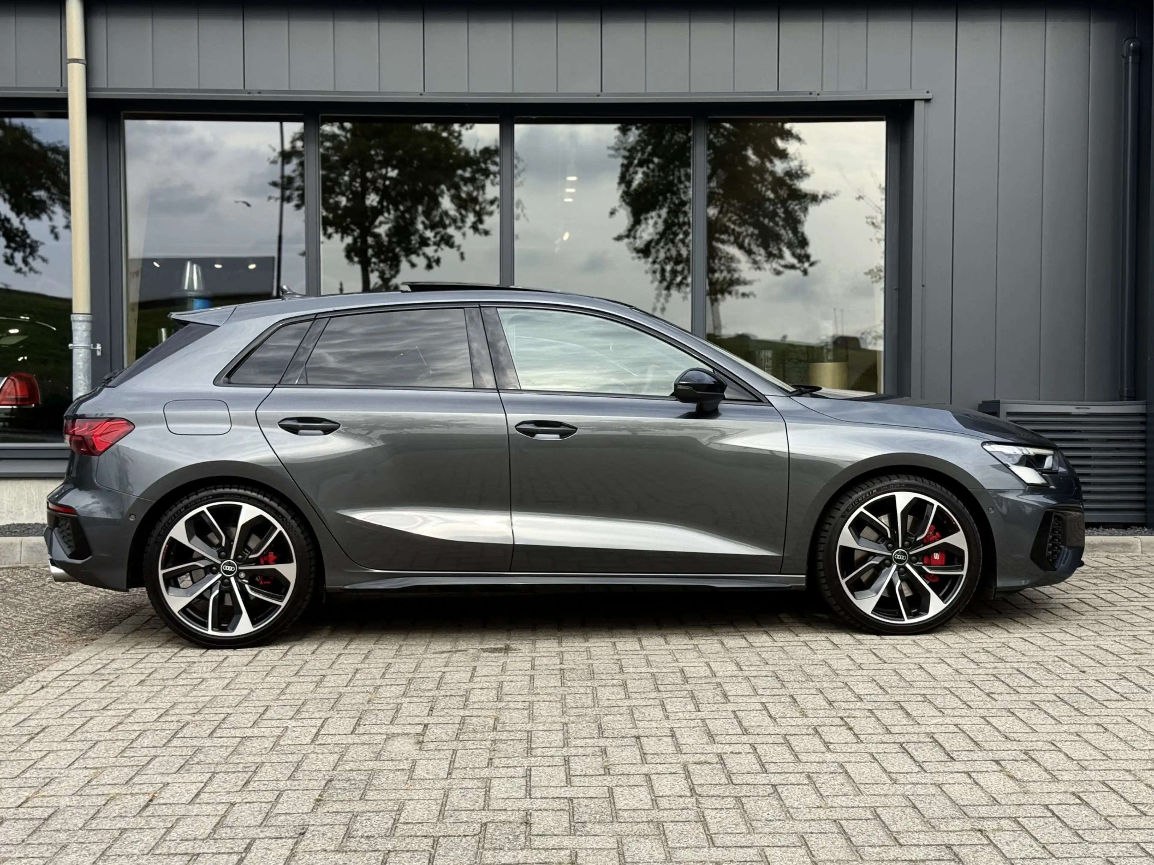 Audi S3 Sportback 2.0 TFSI S3 quattro Edition One HUD Pano — photo 9