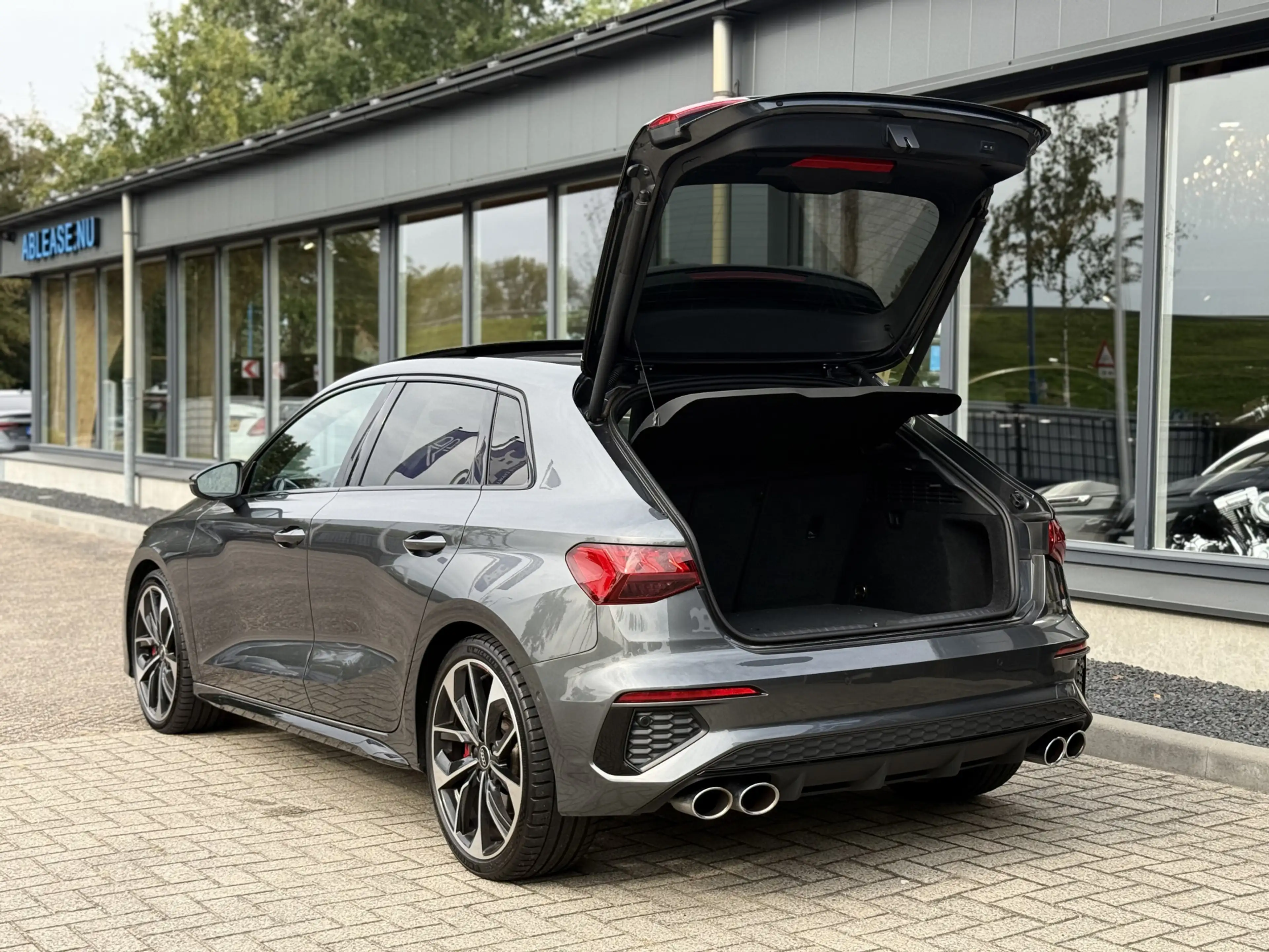 Audi S3 Sportback 2.0 TFSI S3 quattro Edition One HUD Pano — photo 11
