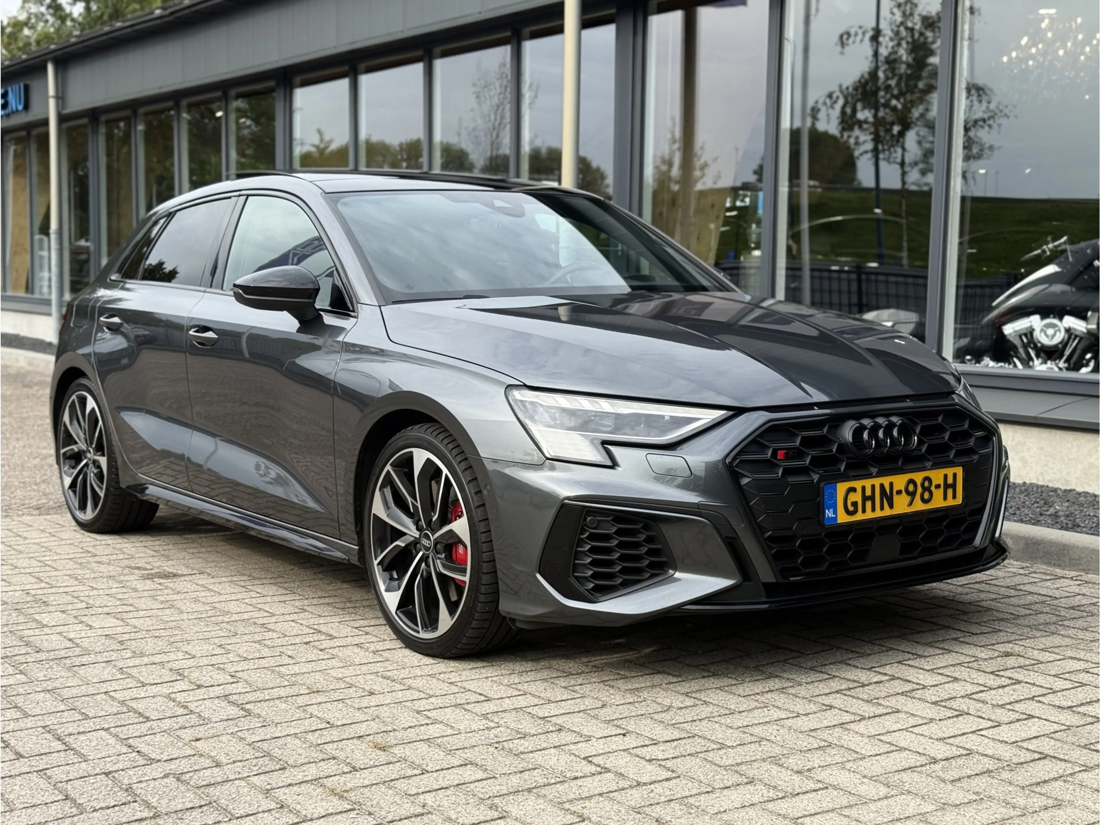 Audi S3 Sportback 2.0 TFSI S3 quattro Edition One HUD Pano — photo 5