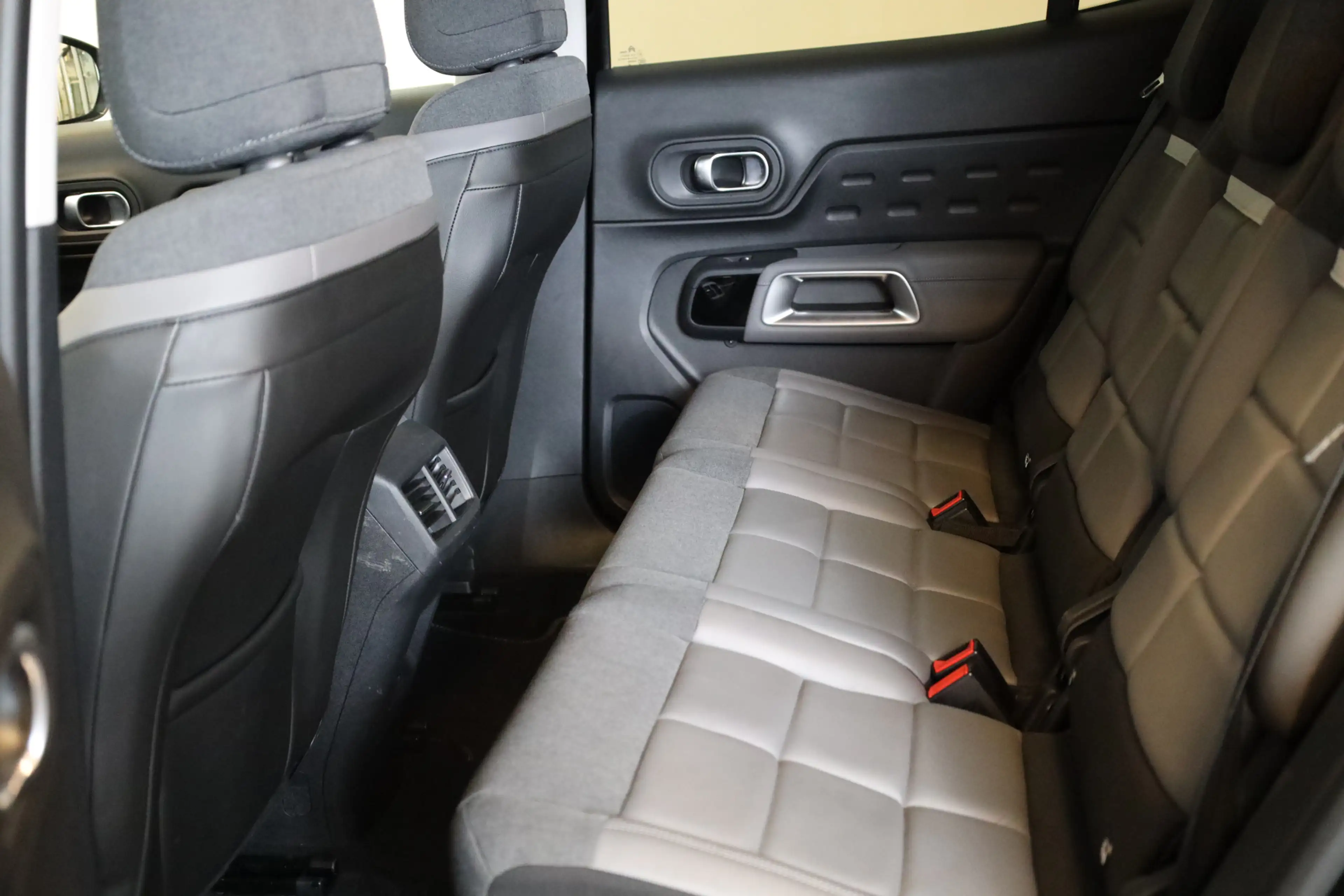 Citroen C5 Aircross PT 130 Feel Leer | Trekhaak | Stoelverwarming — photo 17