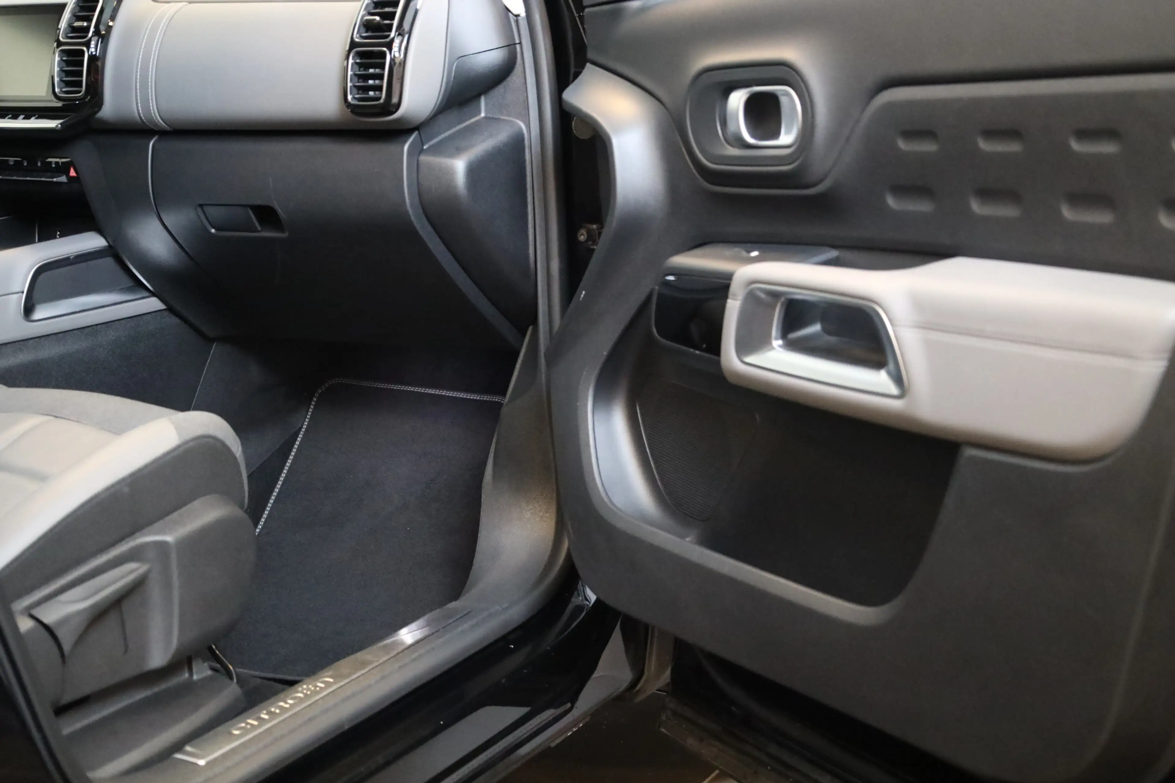 Citroen C5 Aircross PT 130 Feel Leer | Trekhaak | Stoelverwarming — photo 5