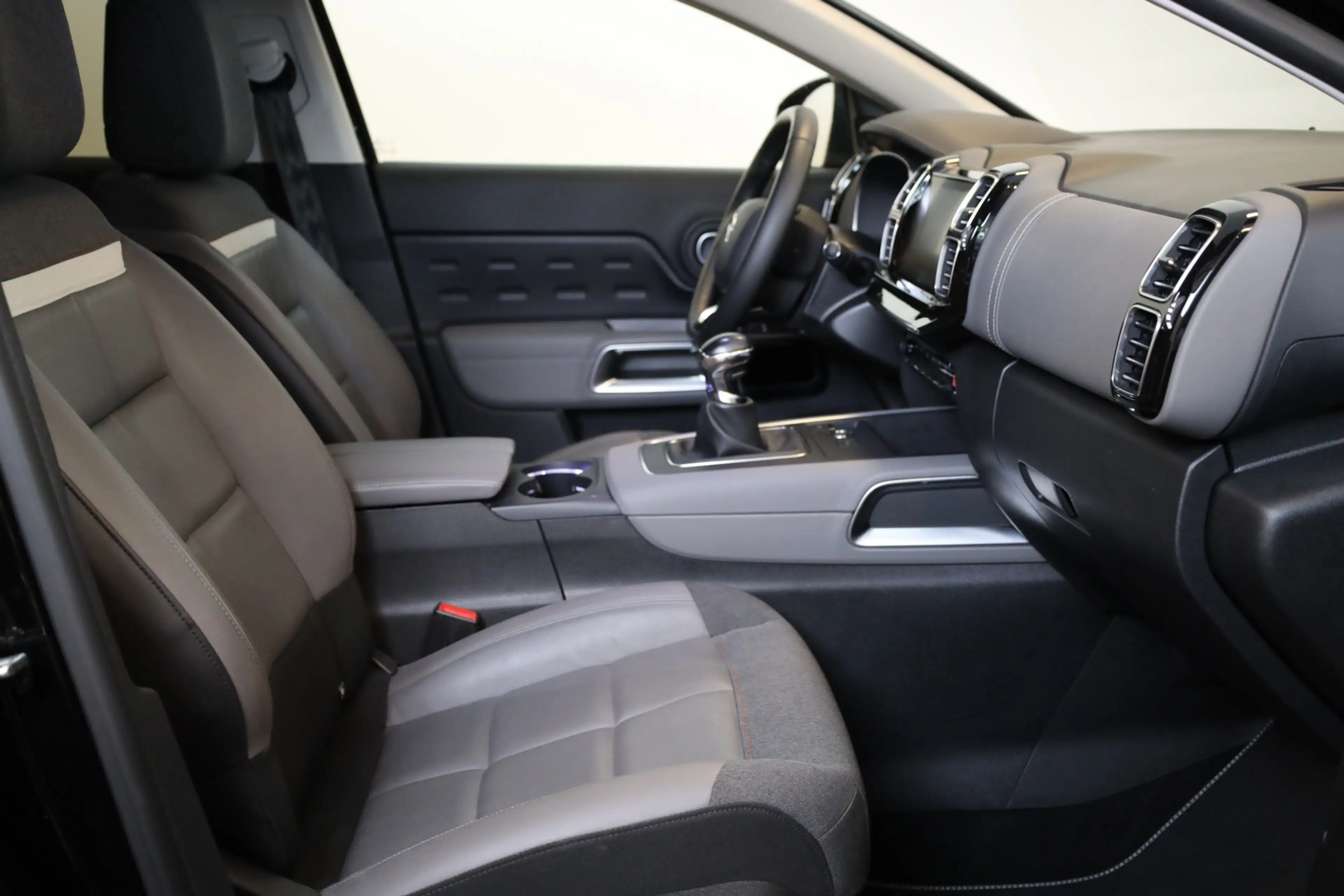 Citroen C5 Aircross PT 130 Feel Leer | Trekhaak | Stoelverwarming — photo 3