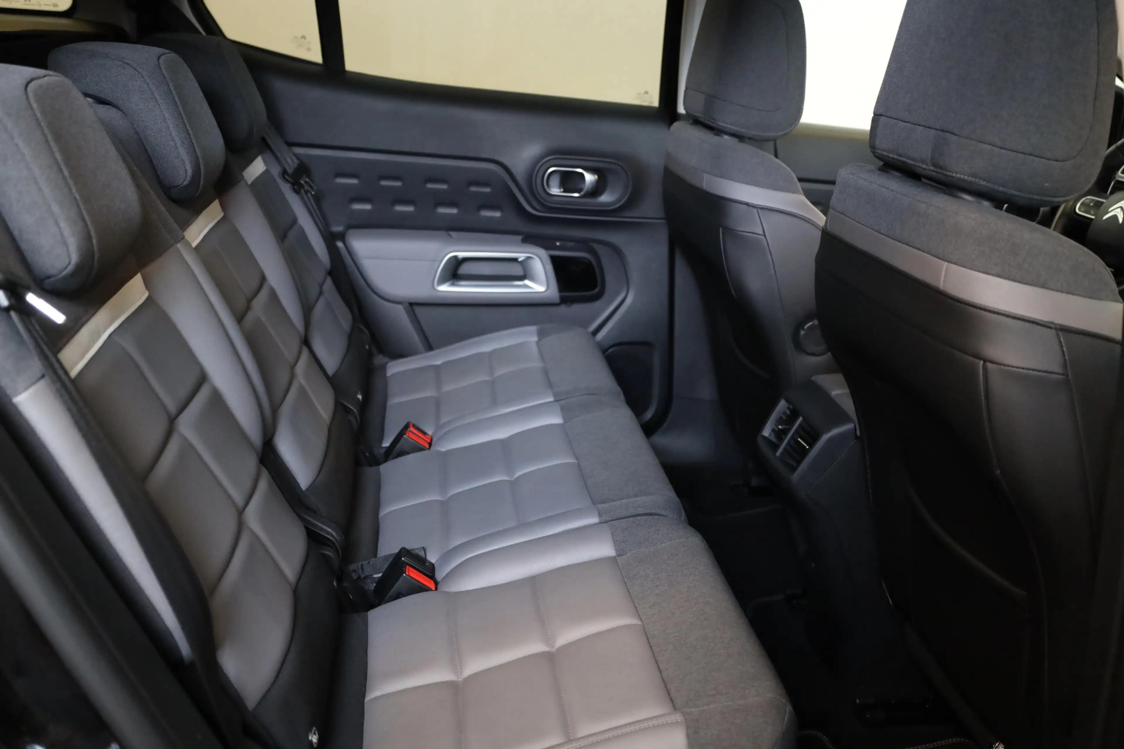 Citroen C5 Aircross PT 130 Feel Leer | Trekhaak | Stoelverwarming — photo 9