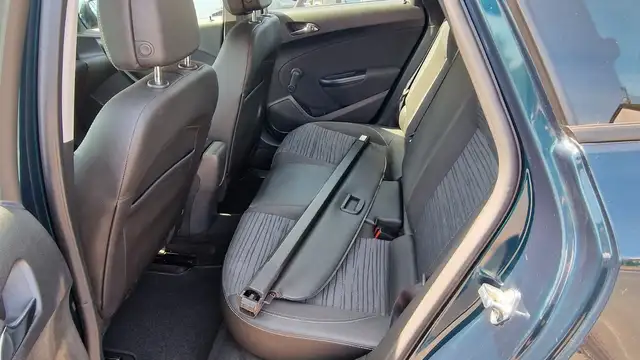 Opel Astra view 11
