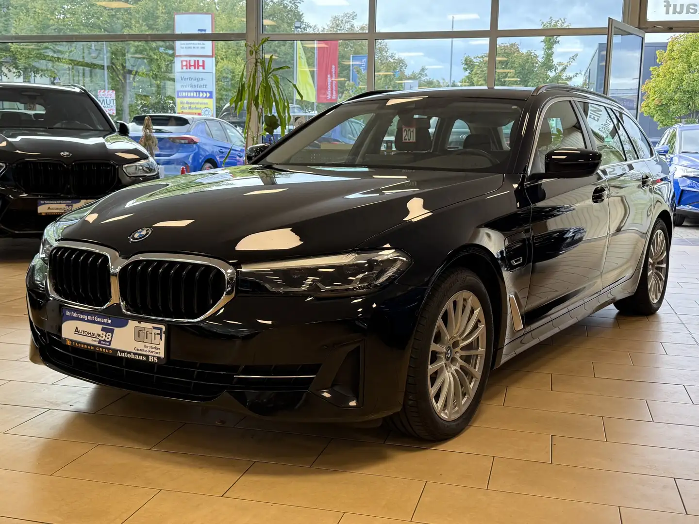 BMW 530 PlugIn*xDrive*Dig Cockpit*R.cam*SHZ*Navi*LED Noir - 1