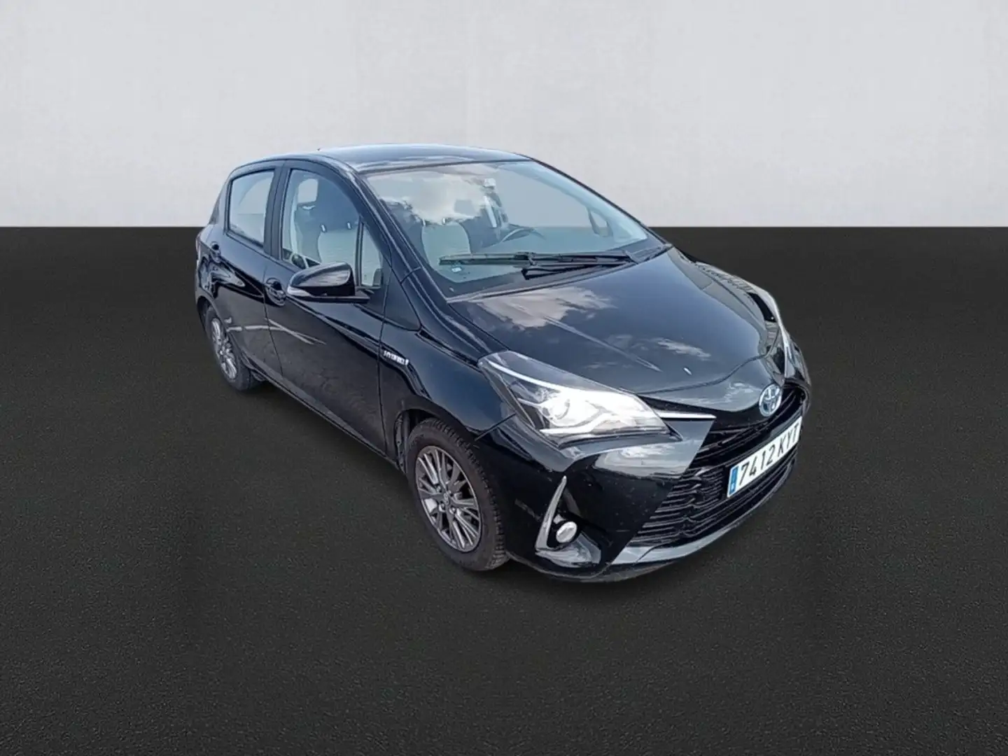 Toyota Yaris 100H 1.5 Active Tech Schwarz - 2