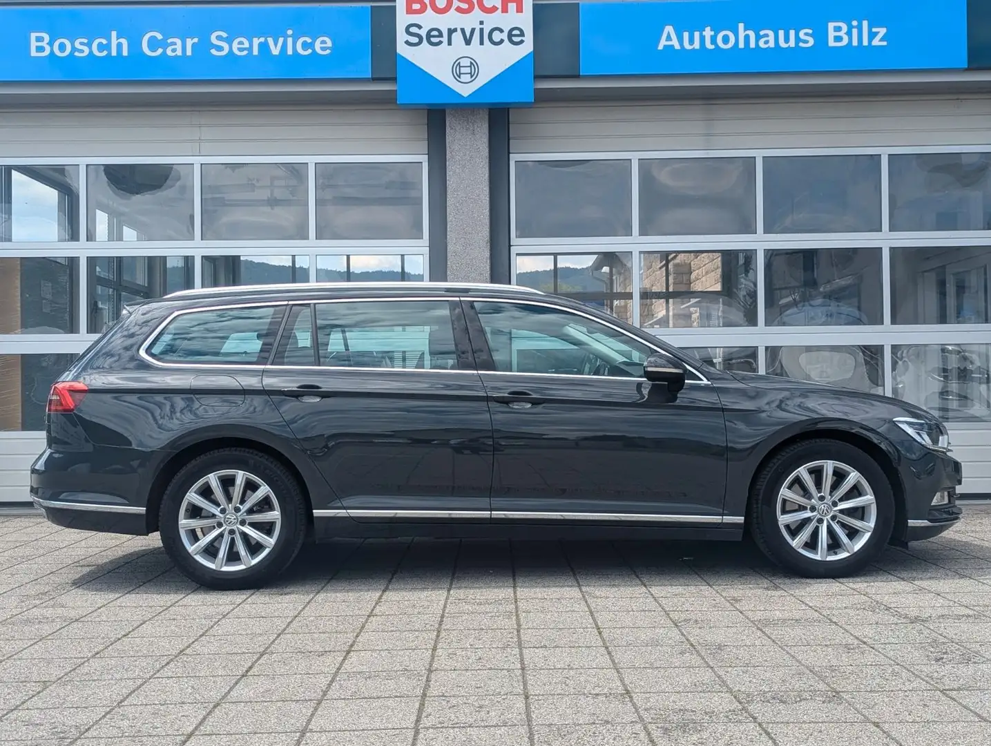 Volkswagen Passat Variant Highline 4Motion*AHK*LED*Leder* Grau - 2