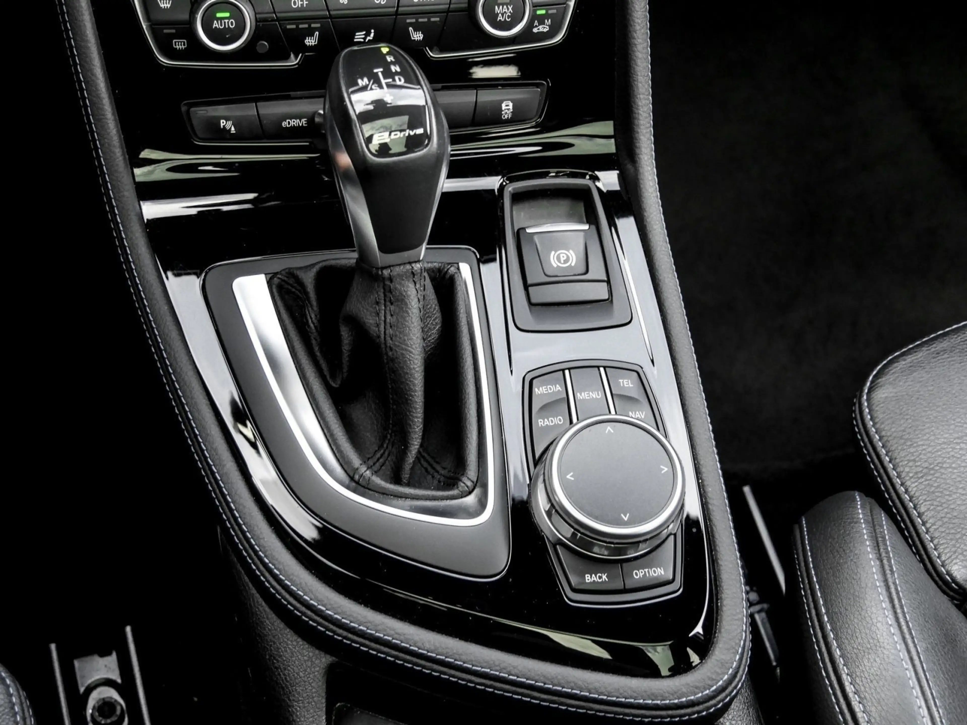 BMW 225 xe M SPORT+PANO+ACC+HuD+H/K+RFK — photo 11