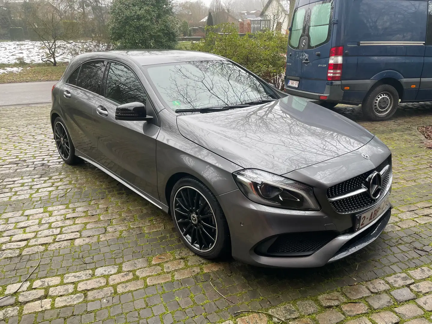 Mercedes-Benz A 180 A 180 AMG Line Gris - 2