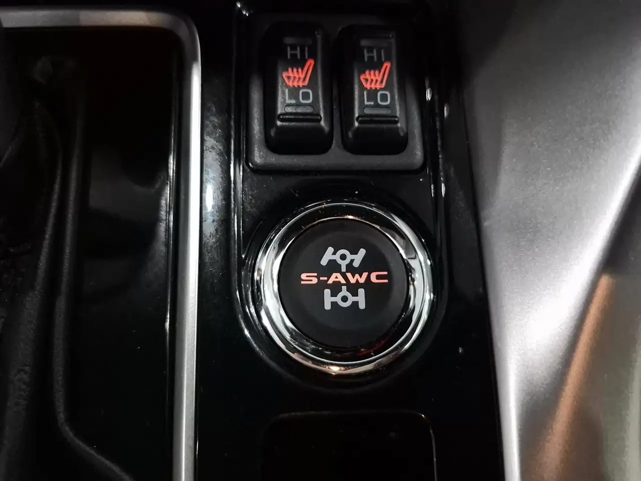 Mitsubishi Eclipse Cross снимка Mitsubishi Eclipse Cross