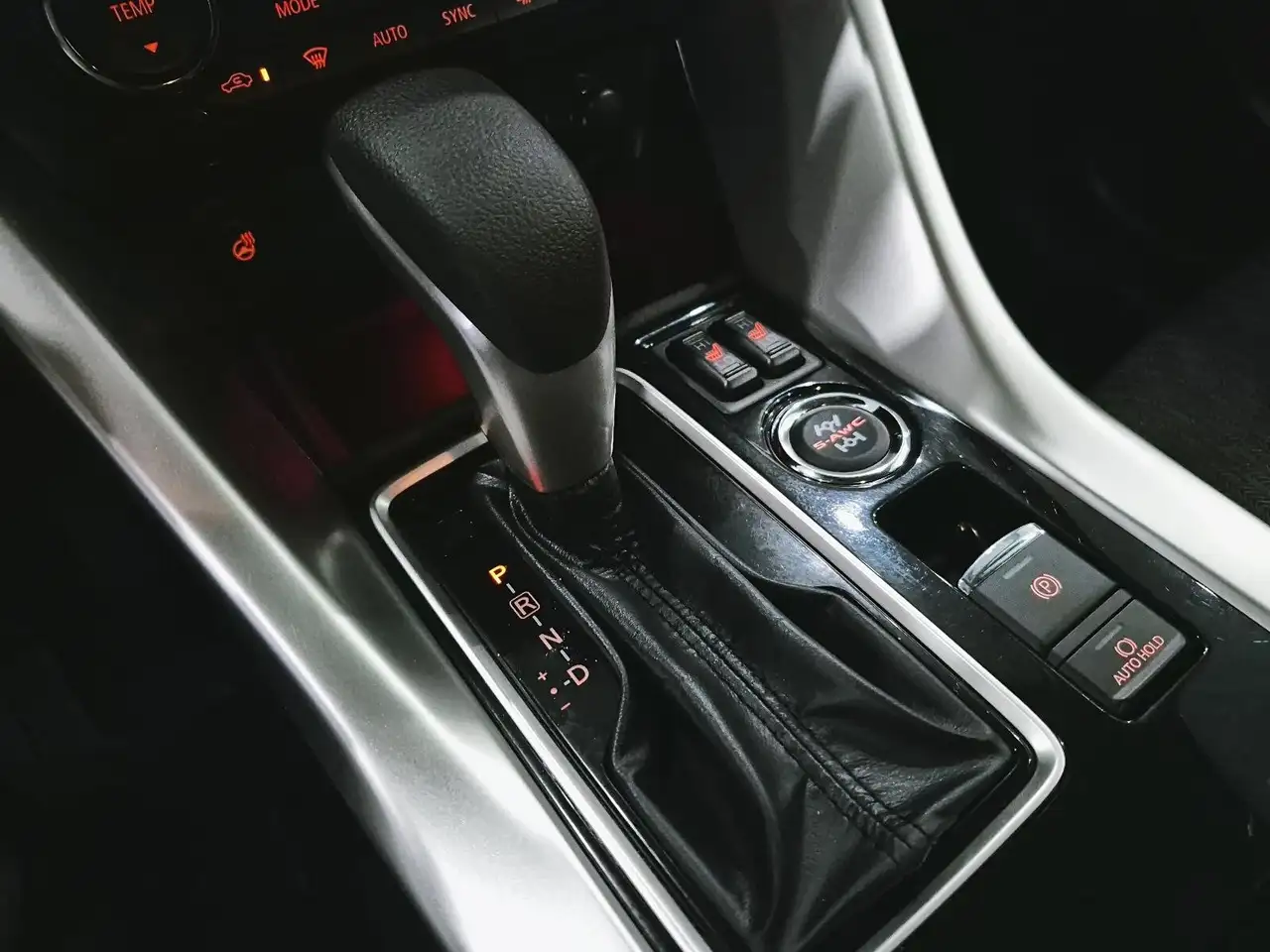 Mitsubishi Eclipse Cross снимка Mitsubishi Eclipse Cross