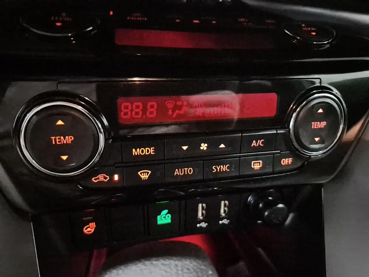 Mitsubishi Eclipse Cross снимка Mitsubishi Eclipse Cross