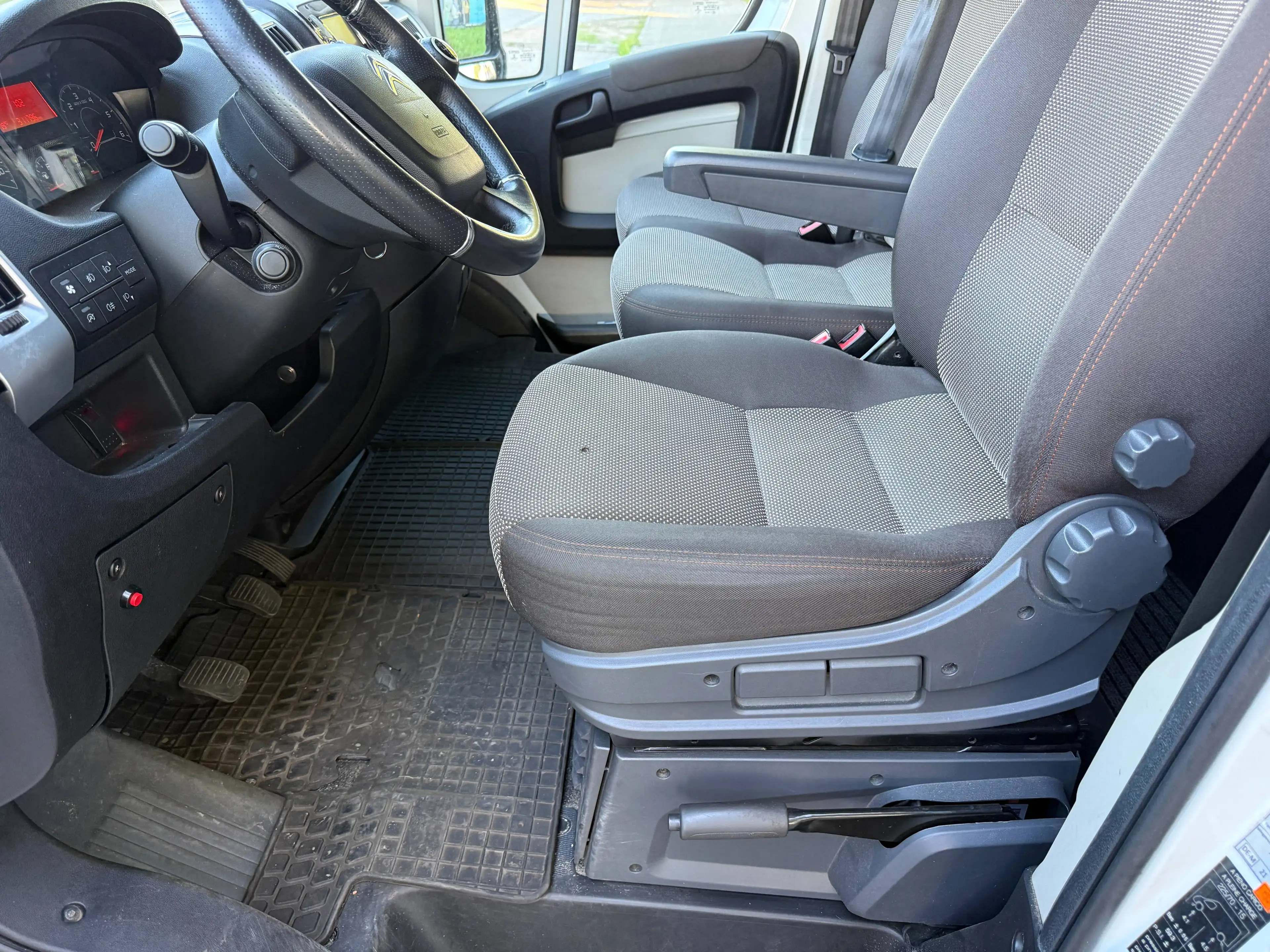 Citroen Jumper Jumper-9 Sitze-L2H2-2xKlima-Rollstuhl-Panorama — photo 14