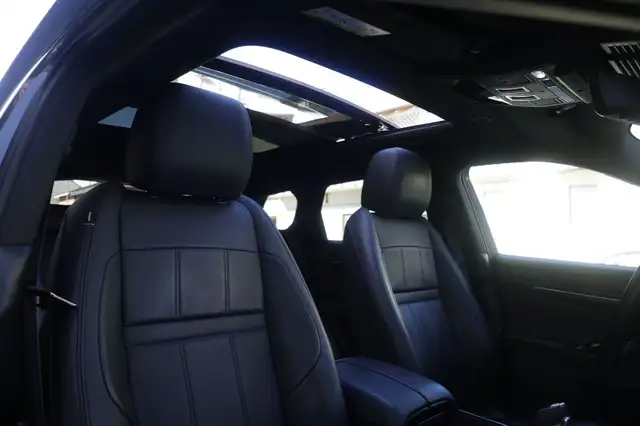 Land Rover Range Rover Evoque view 3