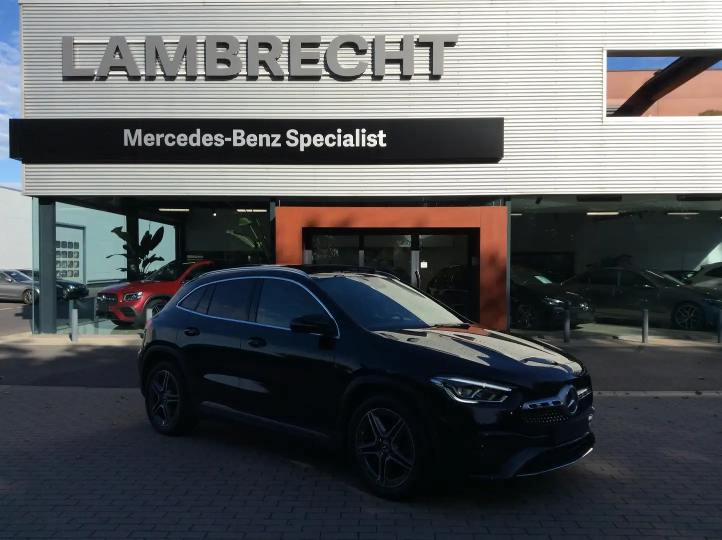 Mercedes-Benz GLA 250 4Matic 8G-DCT AMG Line * PANO * DAB * SFEERLICHT Noir - 2