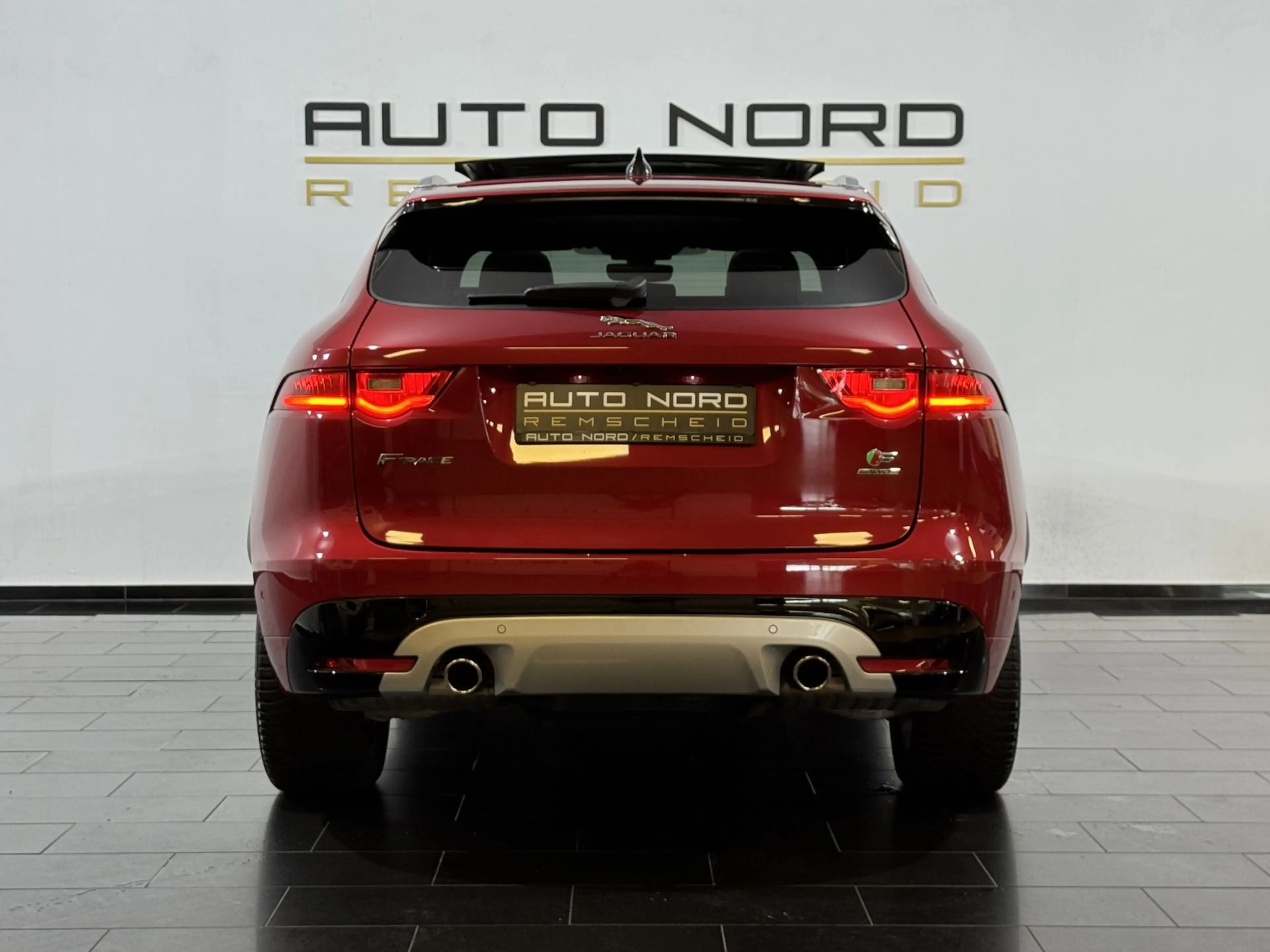 Jaguar F-Pace F-PACE S AWD*AHK*Pano*DAB+*LED*Memory*Kamera* — photo 9